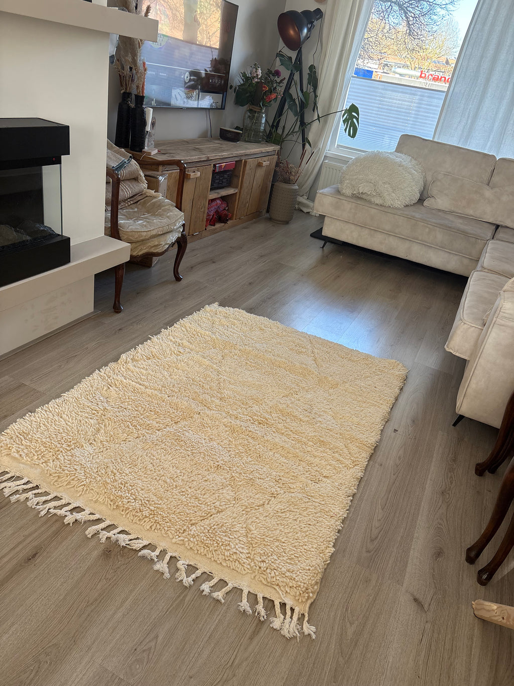 Moroccan Handmade Beni Ouarain Style Rug – Cream White