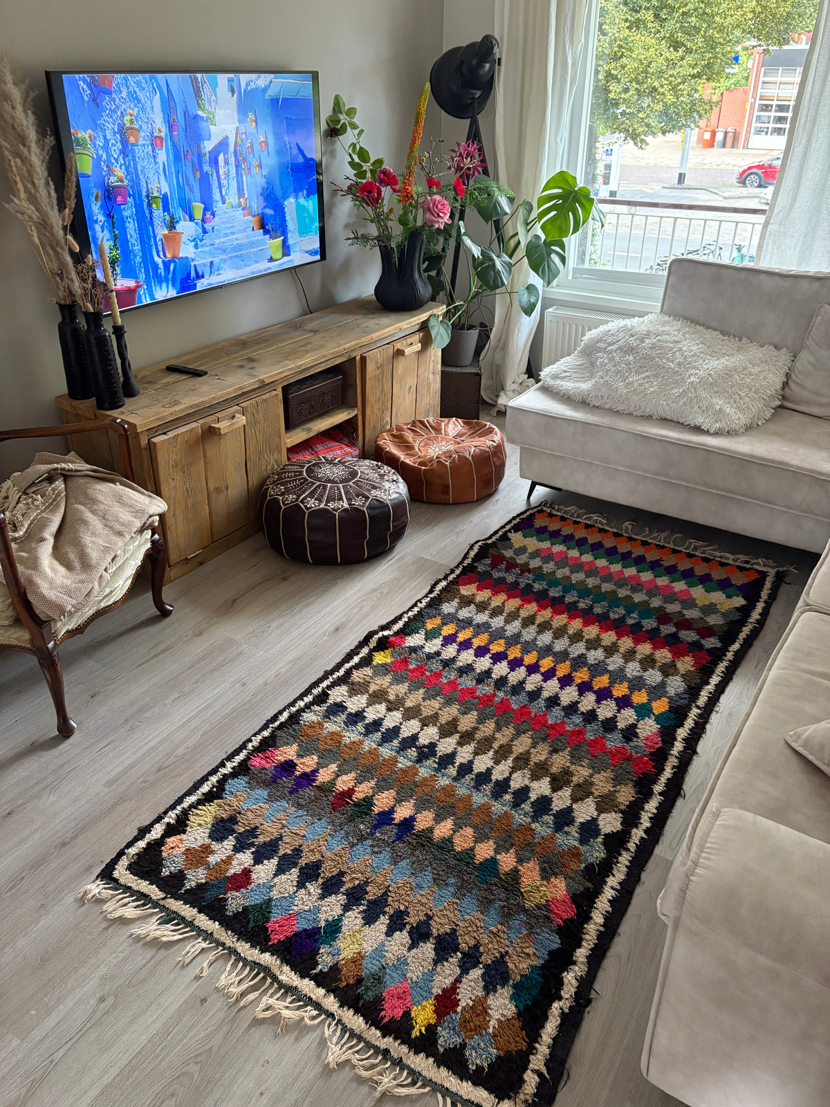 Handwoven Moroccan Boujad Wool Rug. 210-100