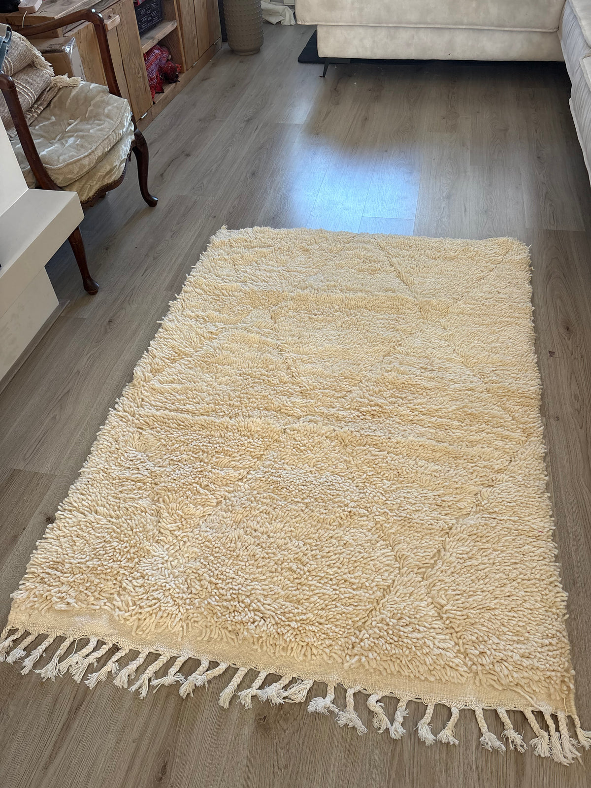Moroccan Handmade Beni Ouarain Style Rug – Cream White